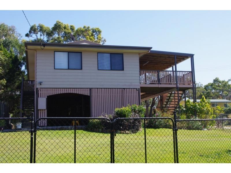 7 Koonwarra Parade, Macleay Island QLD 4184