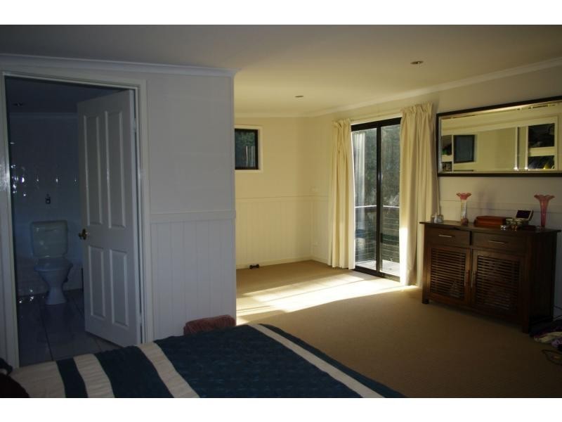 9 Dinjerra Street, Macleay Island QLD 4184