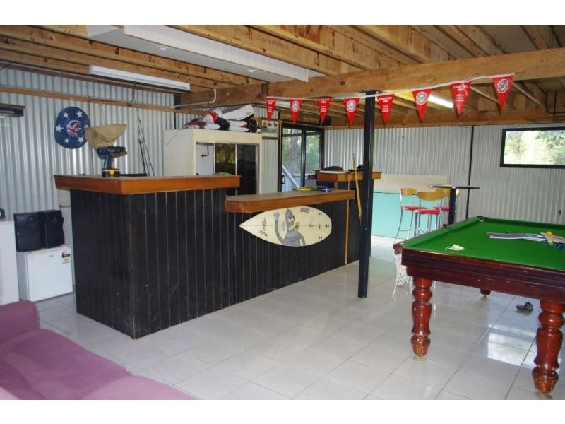 9 Dinjerra Street, Macleay Island QLD 4184
