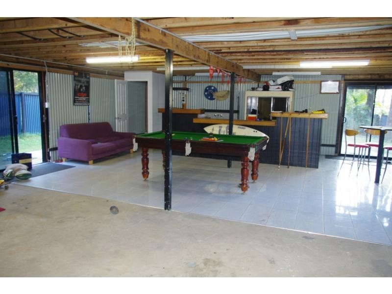 9 Dinjerra Street, Macleay Island QLD 4184