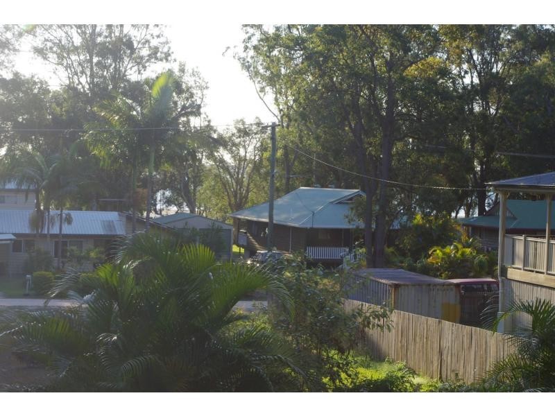 9 Dinjerra Street, Macleay Island QLD 4184