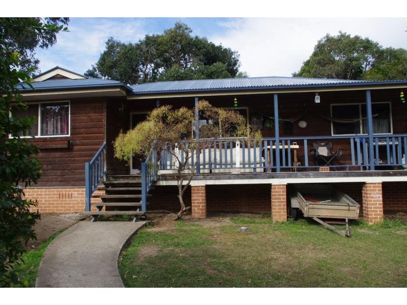 10 Scotts Road, Macleay Island QLD 4184