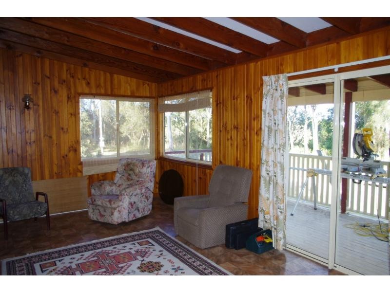 4 Edgewater Place, Lamb Island QLD 4184