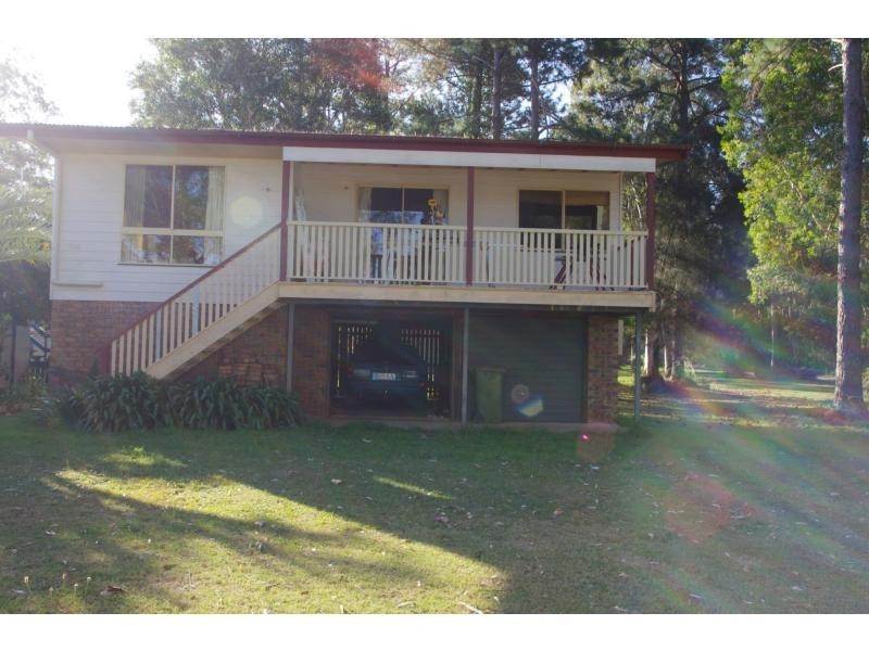 4 Edgewater Place, Lamb Island QLD 4184