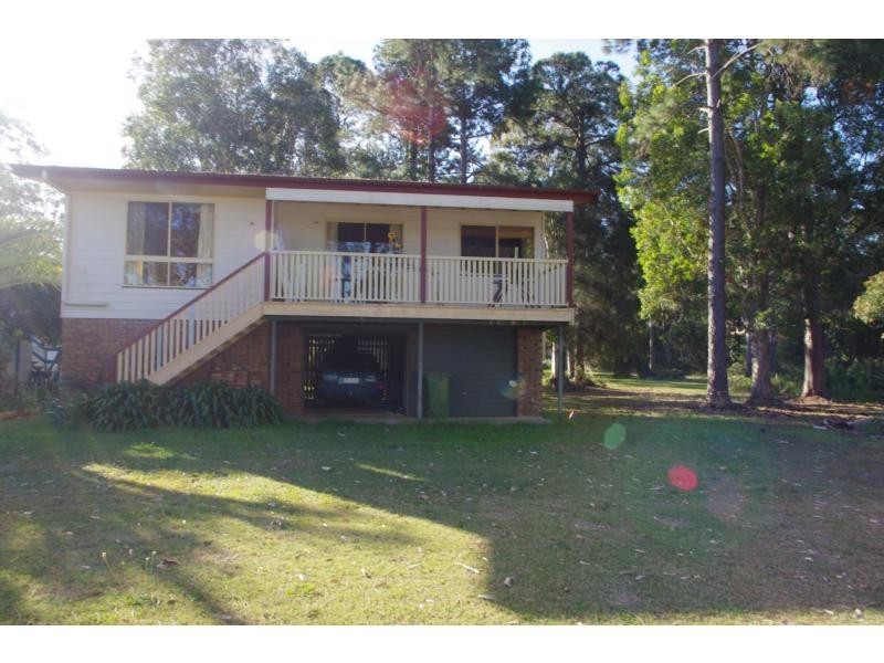 4 Edgewater Place, Lamb Island QLD 4184