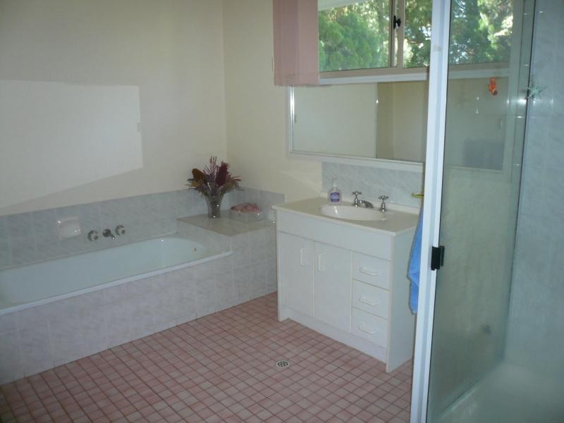 33 Charles Terrace, Macleay Island QLD 4184