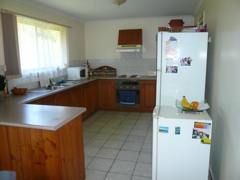 33 Charles Terrace, Macleay Island QLD 4184