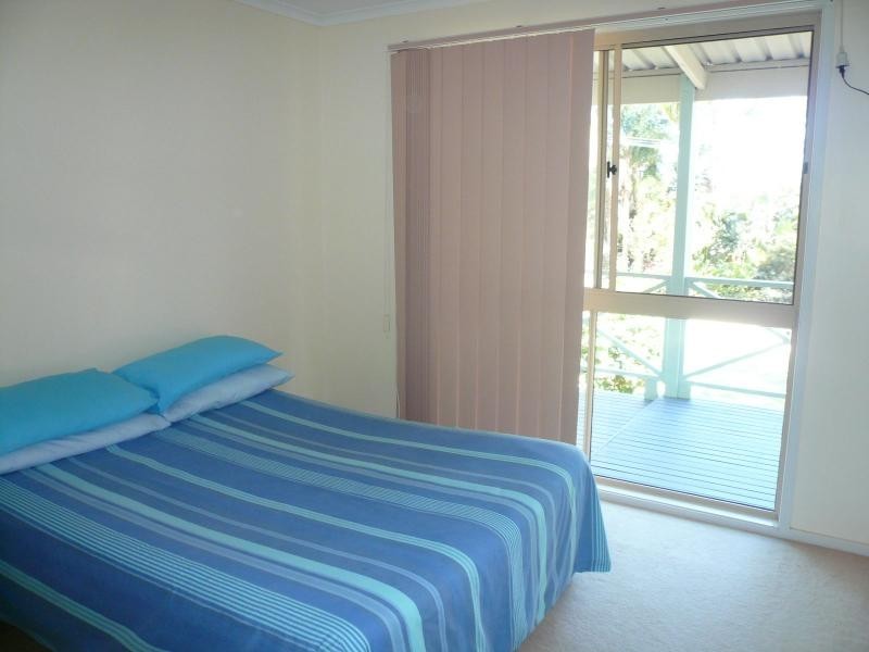 33 Charles Terrace, Macleay Island QLD 4184