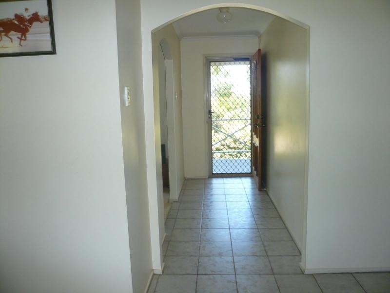33 Charles Terrace, Macleay Island QLD 4184