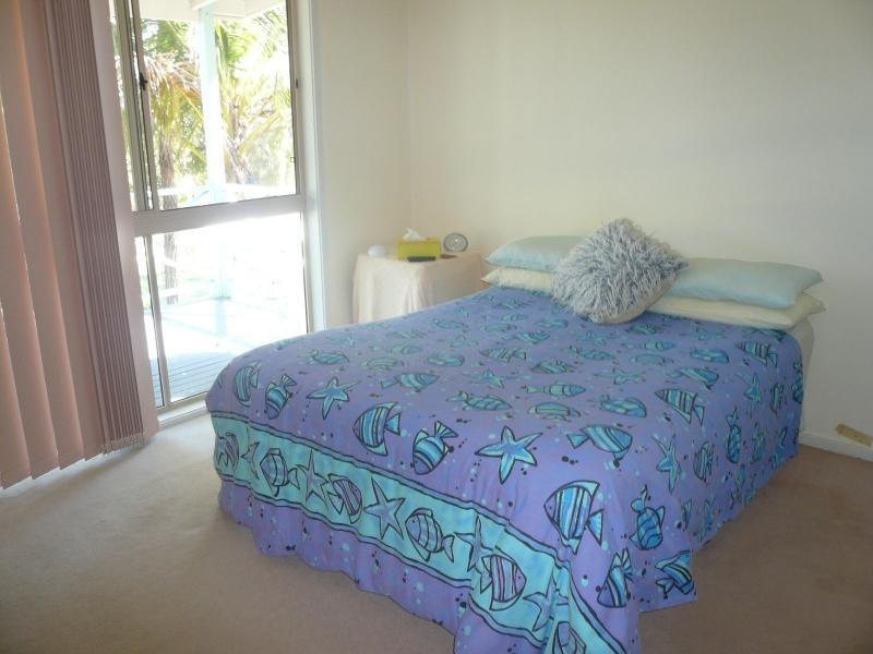 33 Charles Terrace, Macleay Island QLD 4184