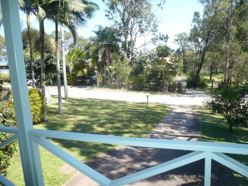 33 Charles Terrace, Macleay Island QLD 4184