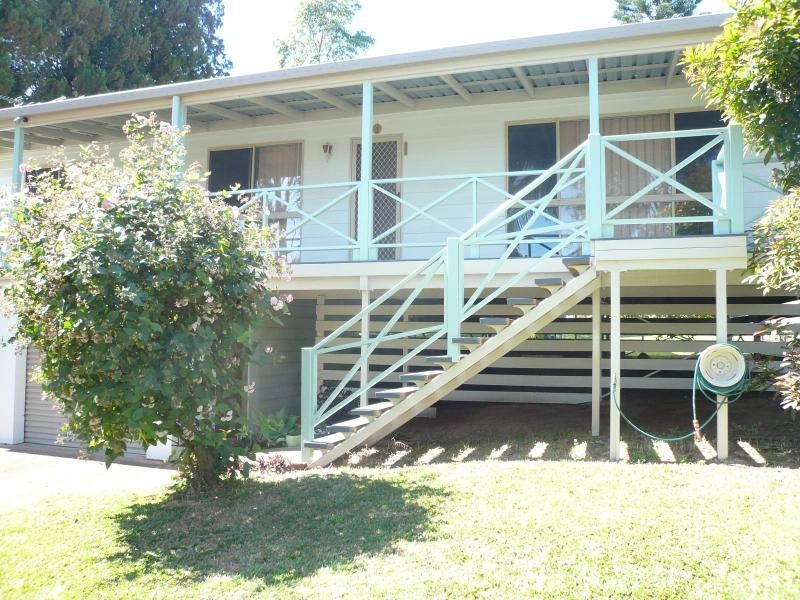 33 Charles Terrace, Macleay Island QLD 4184