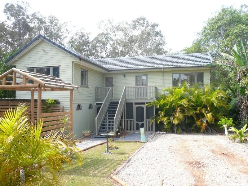 6 Thomas Street, Macleay Island QLD 4184