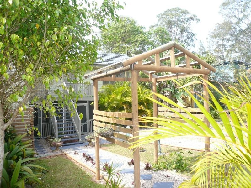 6 Thomas Street, Macleay Island QLD 4184