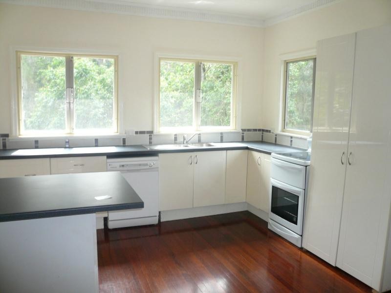 6 Thomas Street, Macleay Island QLD 4184