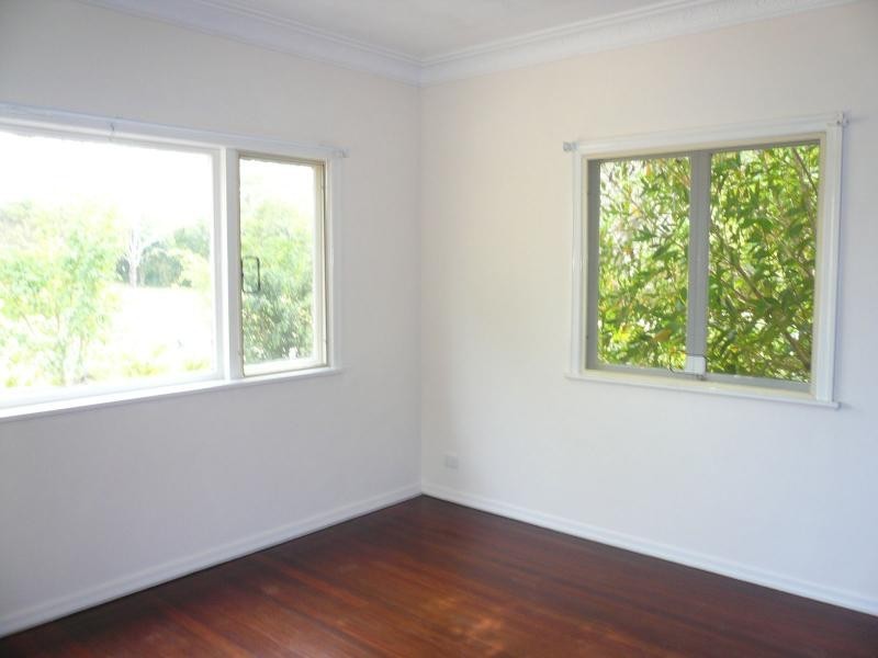 6 Thomas Street, Macleay Island QLD 4184