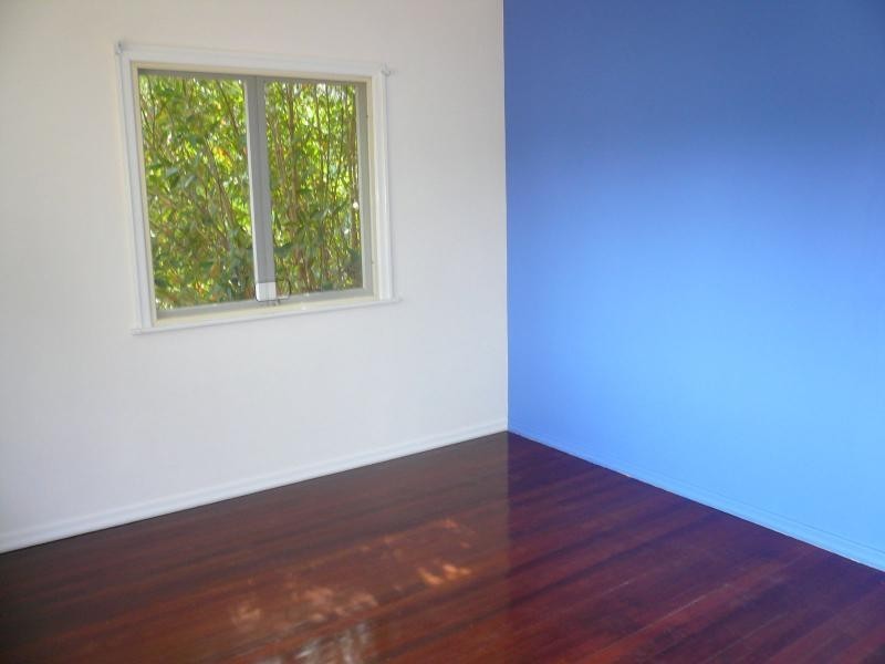 6 Thomas Street, Macleay Island QLD 4184