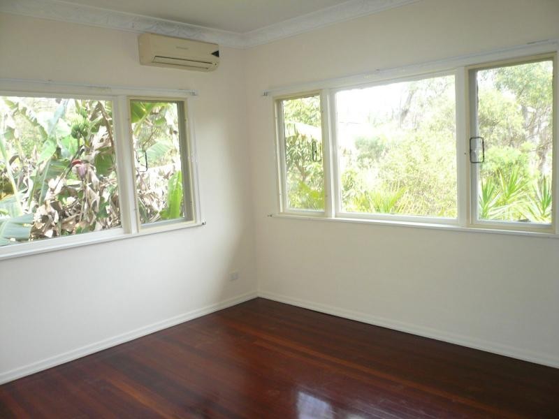 6 Thomas Street, Macleay Island QLD 4184