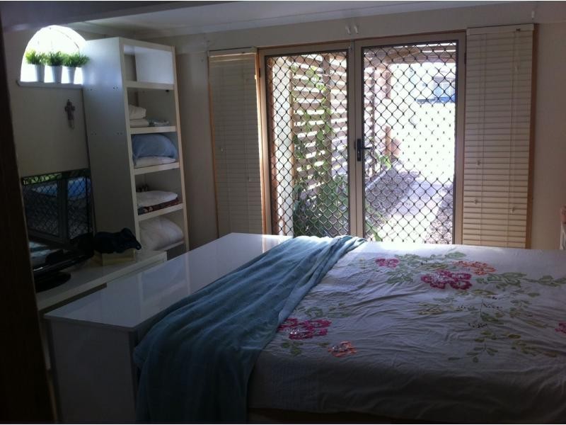 6 Thomas Street, Macleay Island QLD 4184