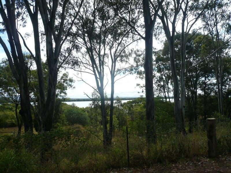 54 Charles Terrace, Macleay Island QLD 4184