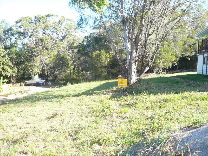 14 Glen Street, Macleay Island QLD 4184