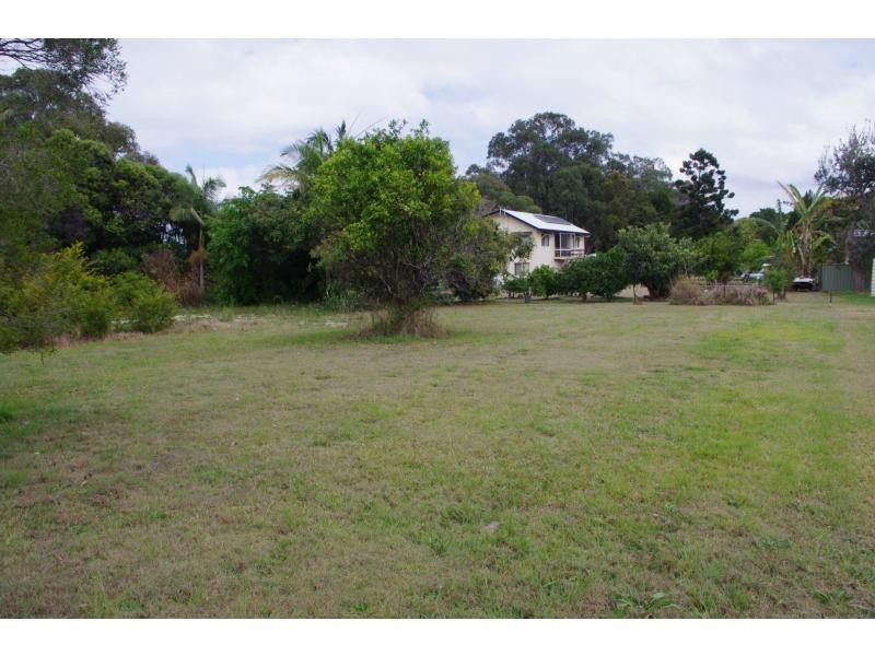 4 Nina Street, Karragarra Island QLD 4184