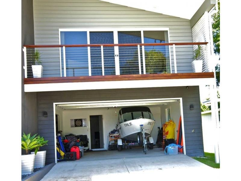 15 Kim Crescent, Macleay Island QLD 4184