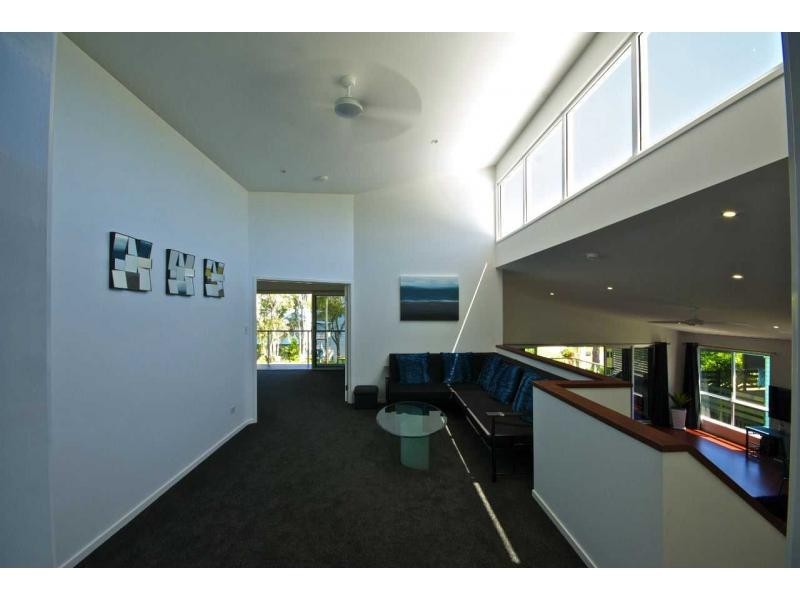 15 Kim Crescent, Macleay Island QLD 4184