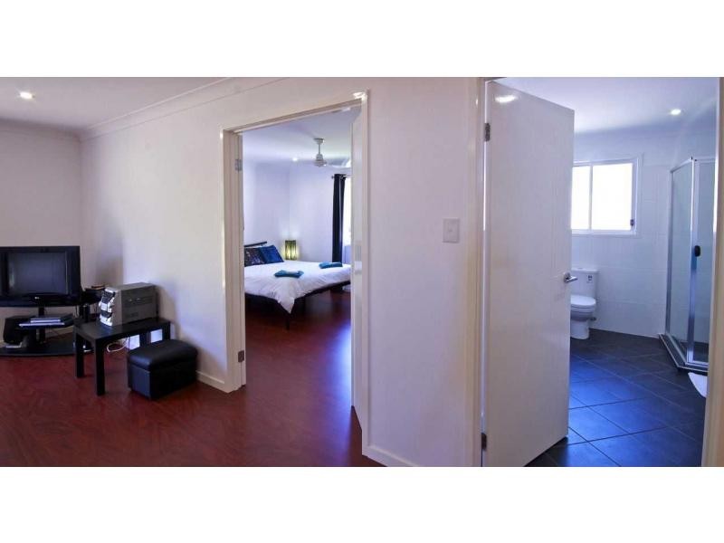 15 Kim Crescent, Macleay Island QLD 4184