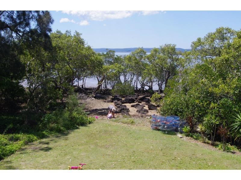 41 Jan Street, Macleay Island QLD 4184