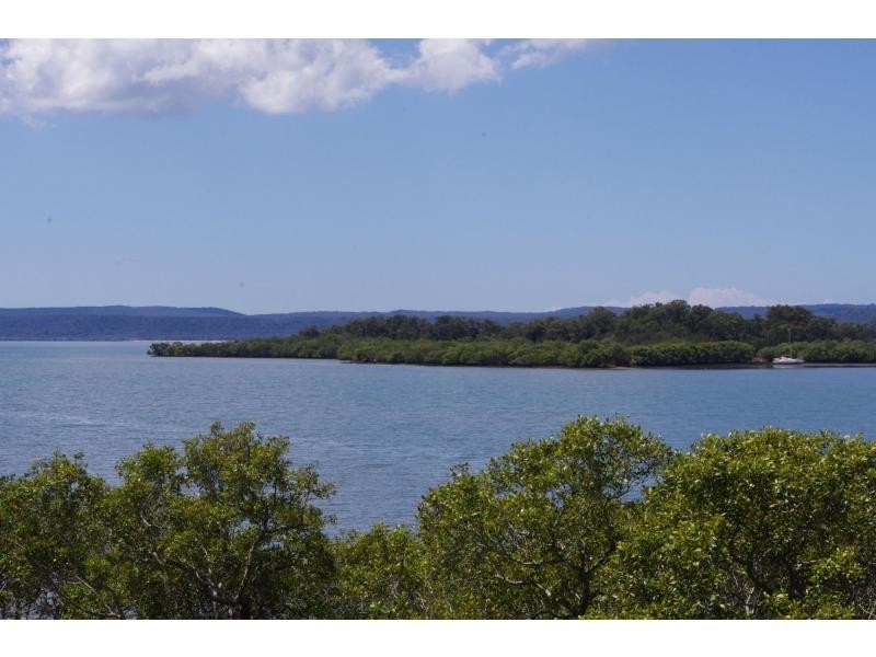 41 Jan Street, Macleay Island QLD 4184