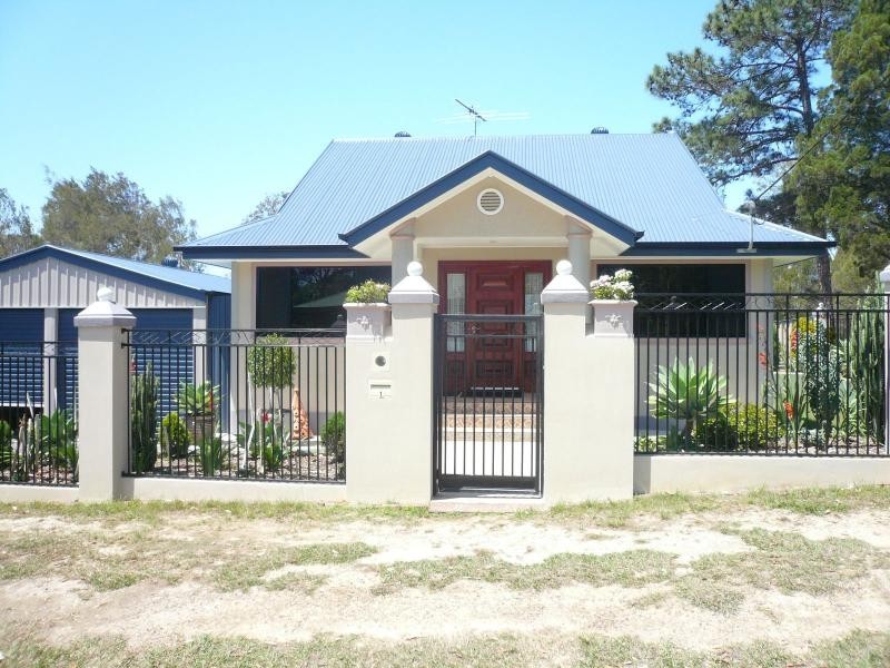 1 Gregory Street, Macleay Island QLD 4184