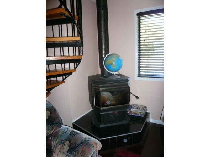 1 Gregory Street, Macleay Island QLD 4184