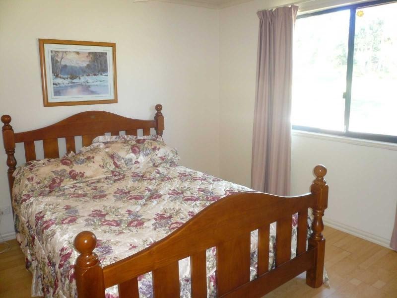 11 Jane Street, Macleay Island QLD 4184