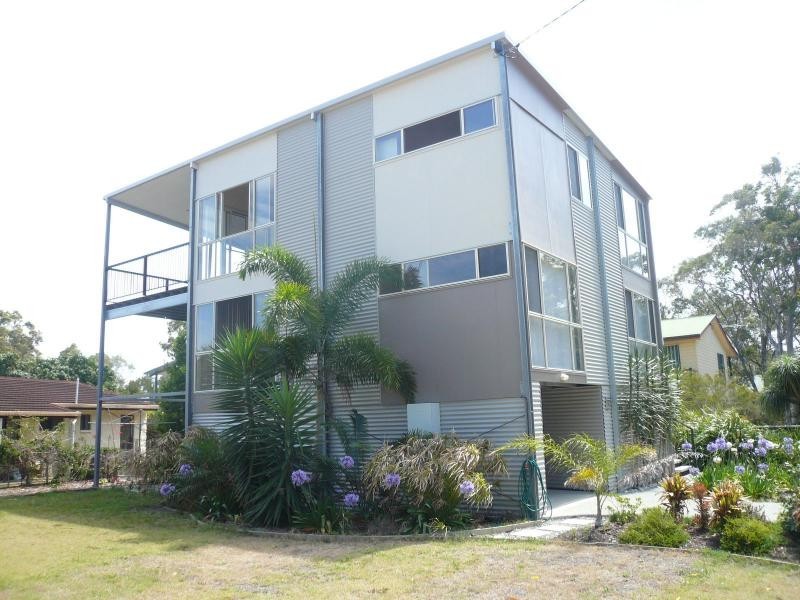 34 Eastbourne Terrace, Macleay Island QLD 4184