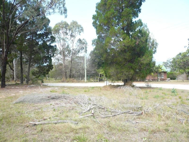 18 Weeroona Avenue, Macleay Island QLD 4184