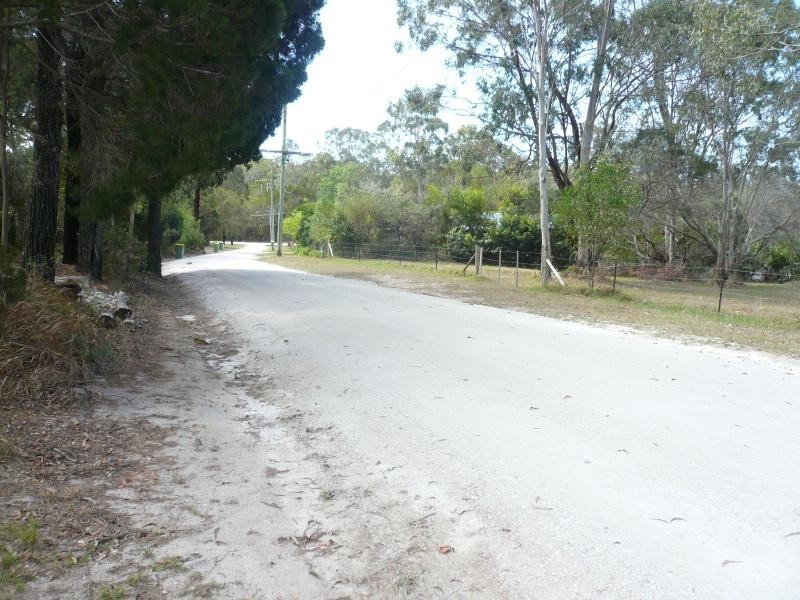 18 Weeroona Avenue, Macleay Island QLD 4184