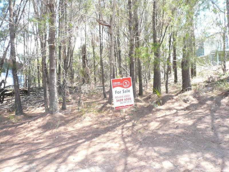 8 Oomool Street, Macleay Island QLD 4184