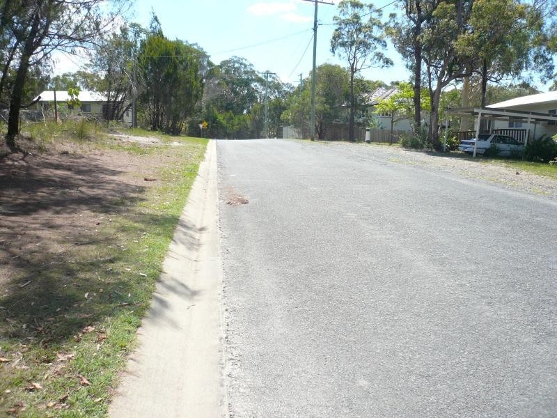 8 Oomool Street, Macleay Island QLD 4184