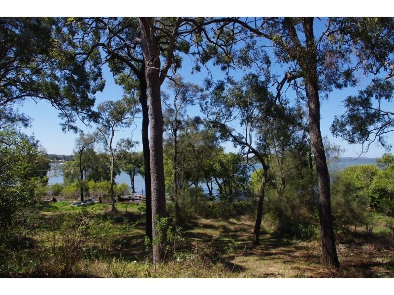 1 Treasure Island Avenue, Karragarra Island QLD 4184