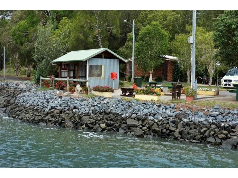1 Treasure Island Avenue, Karragarra Island QLD 4184