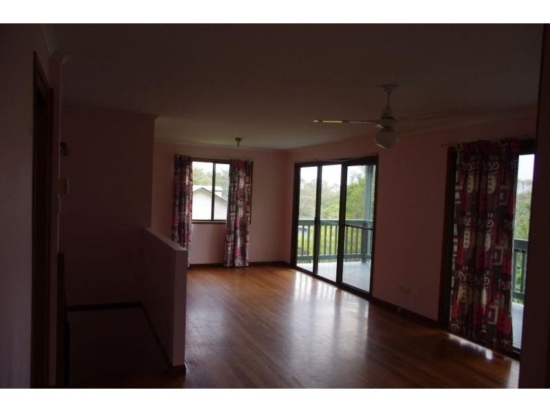 52 High Central Road, Macleay Island QLD 4184