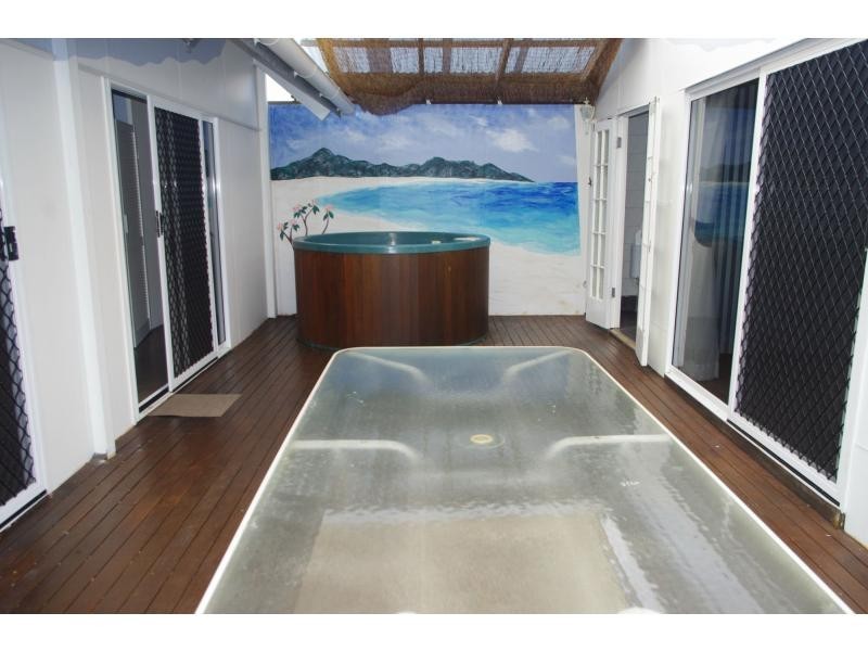 24 Rhodes Street, Macleay Island QLD 4184