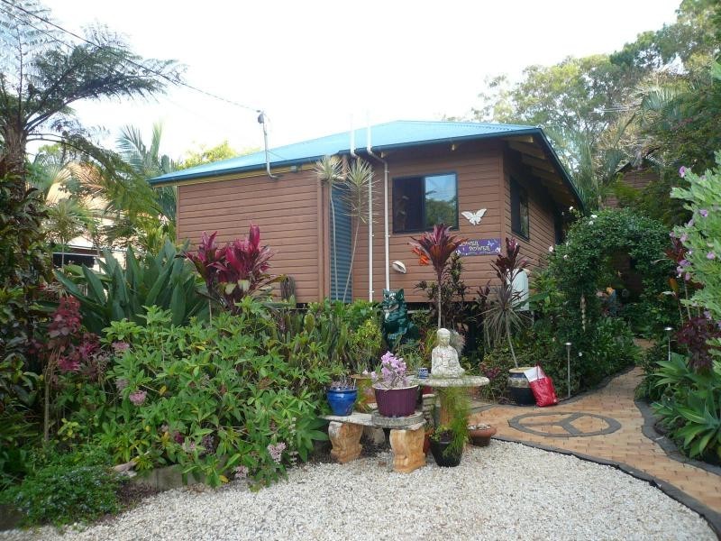 61 Lucas Drive, Lamb Island QLD 4184