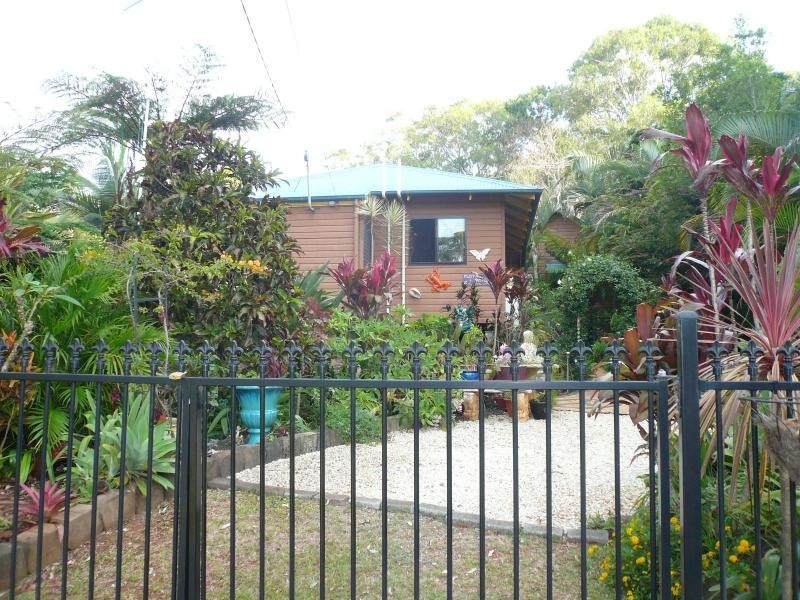 61 Lucas Drive, Lamb Island QLD 4184