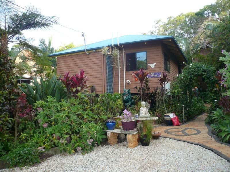 61 Lucas Drive, Lamb Island QLD 4184