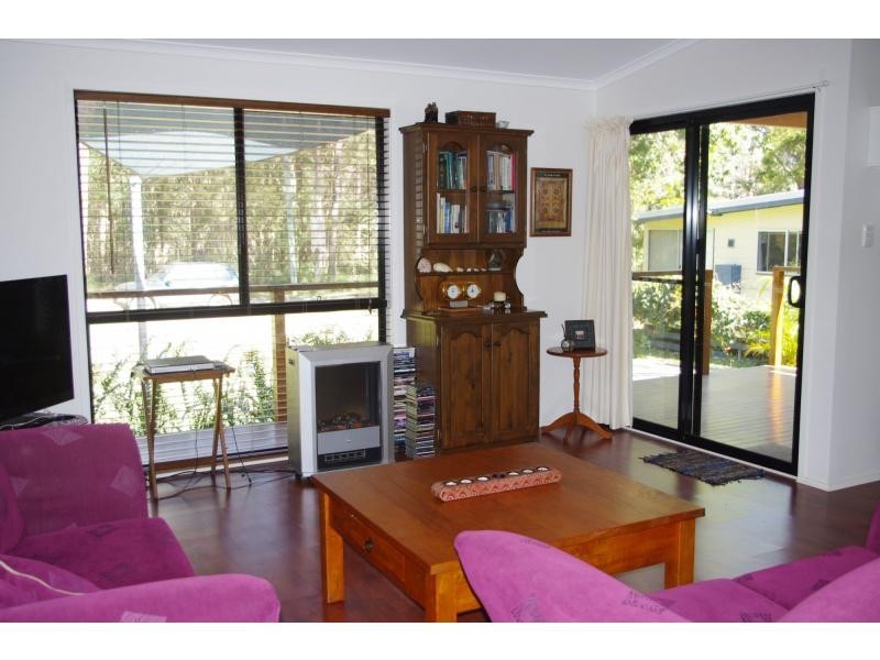 17 Aruma Street, Macleay Island QLD 4184