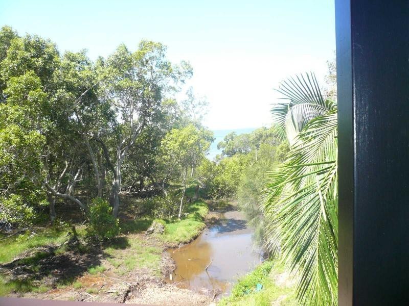 27 Beelong Street, Macleay Island QLD 4184