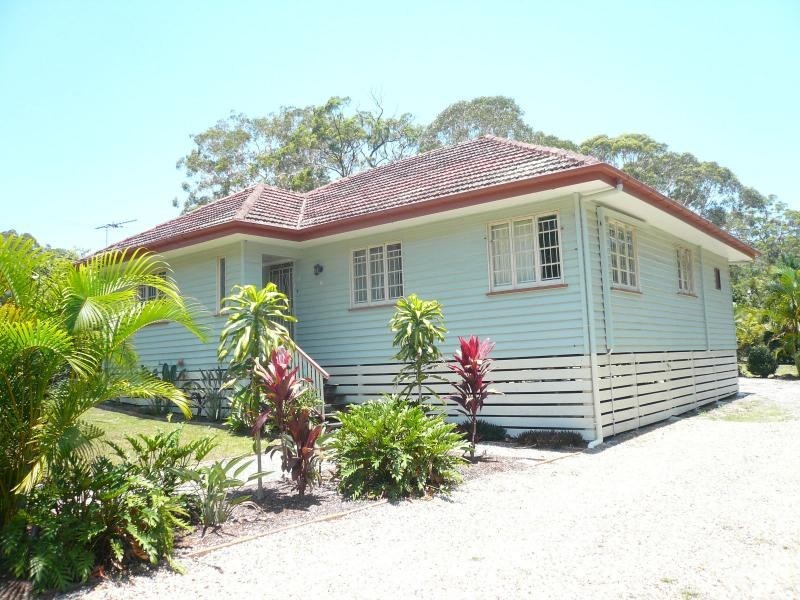 6 Benowa Street, Macleay Island QLD 4184