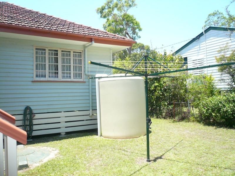 6 Benowa Street, Macleay Island QLD 4184